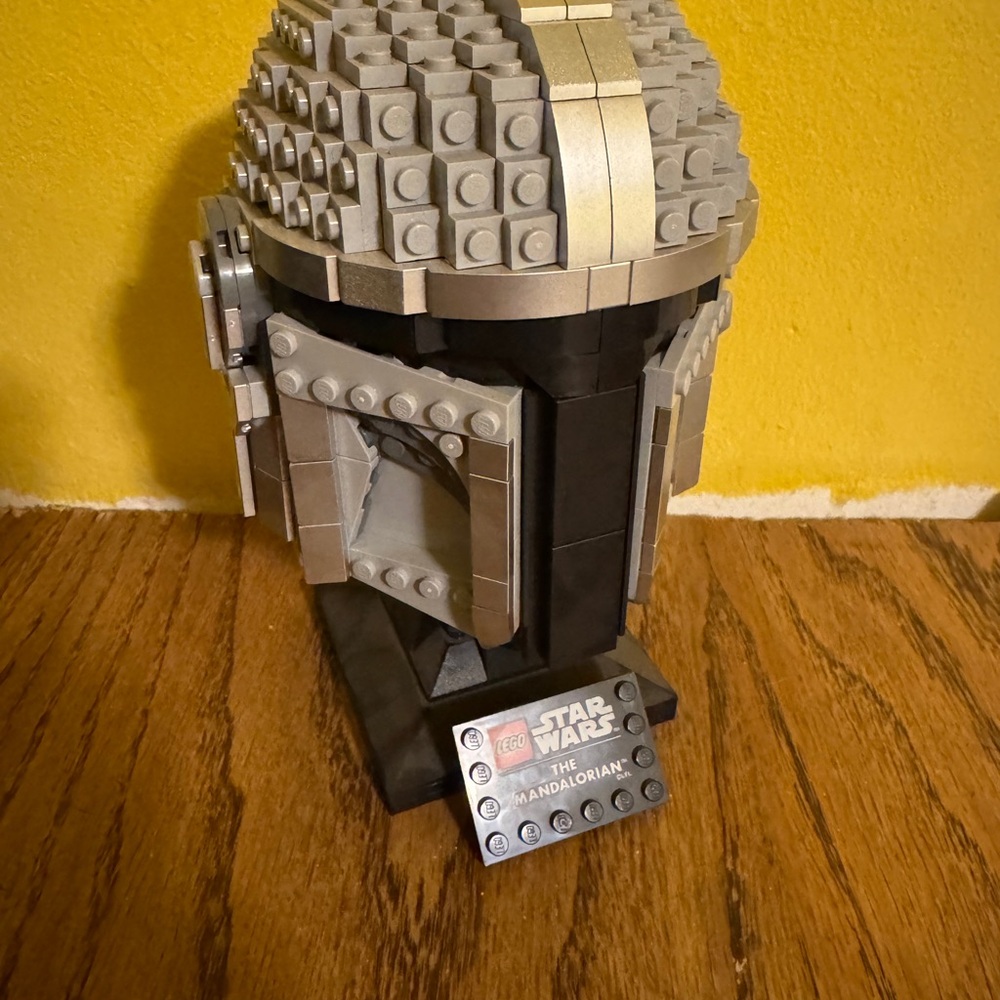 LEGO Mandalorian Helmet in Black, Gray, and Gold